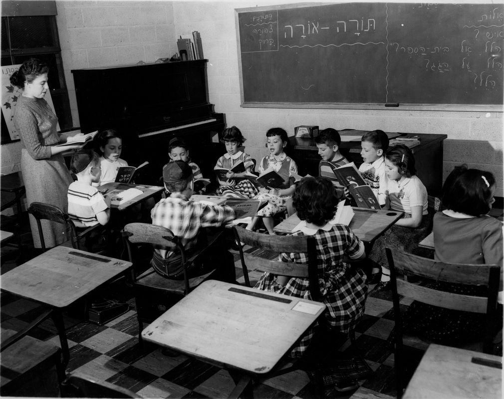 Classroom instruction in 1950s Yavneh Day School. <br><br>Courtesy of The Jacob Rader Marcus Center of the American Jewish Archives, Cincinnati, Ohio.